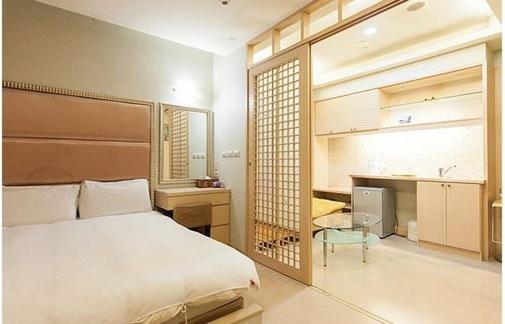 85 Happy Holiday Hotel Kaohsiung Exterior foto